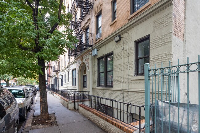 Foto del edificio - 124-136 E 117th St