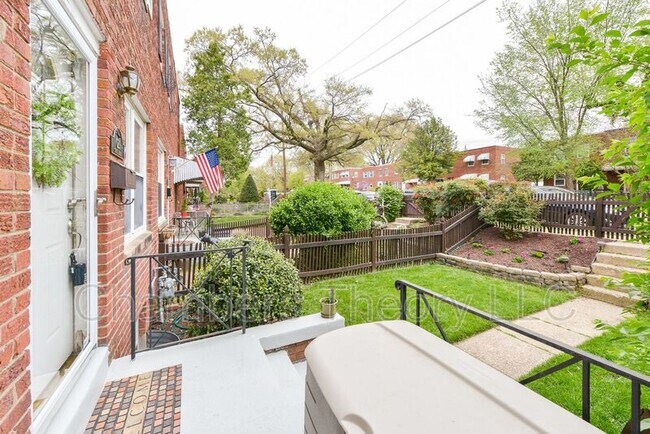 Foto del edificio - 629 S Henry St