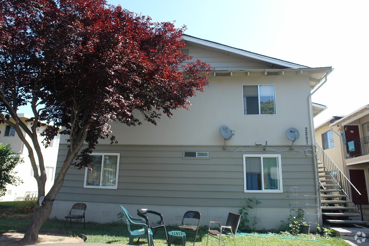 Building Photo - 2287 Pasetta Dr