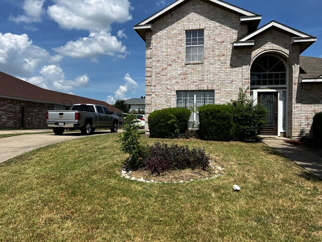 Building Photo - Desoto