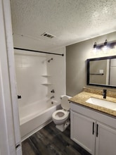 Building Photo - 412 Summit Ave