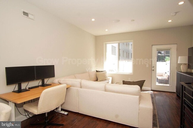 Photo - 1616 Cambridge St Apartment