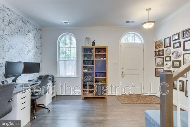 Photo - 662 Kenneth St NE Townhome