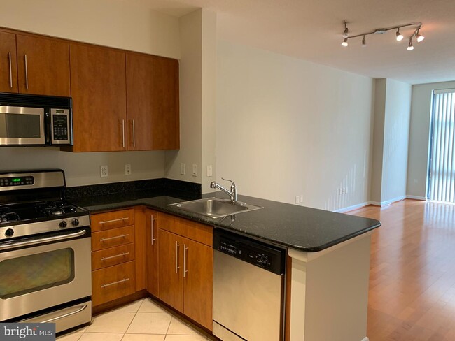 Foto del edificio - 1021 N Garfield St