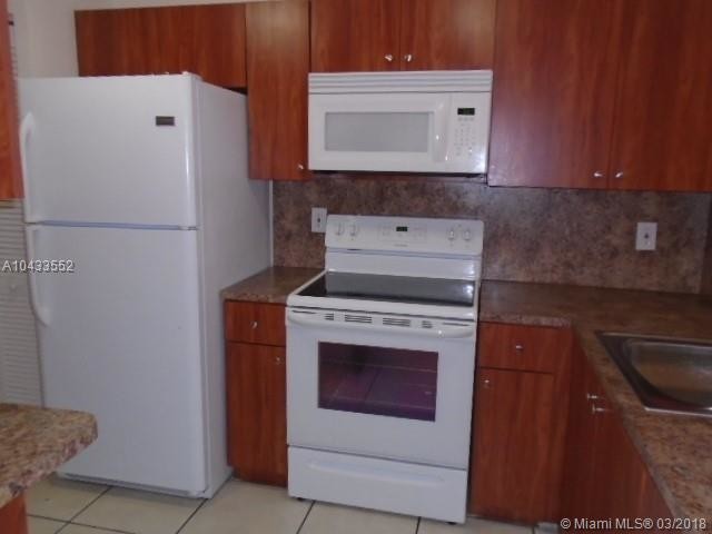Foto del edificio - 821 NE 207th Ln