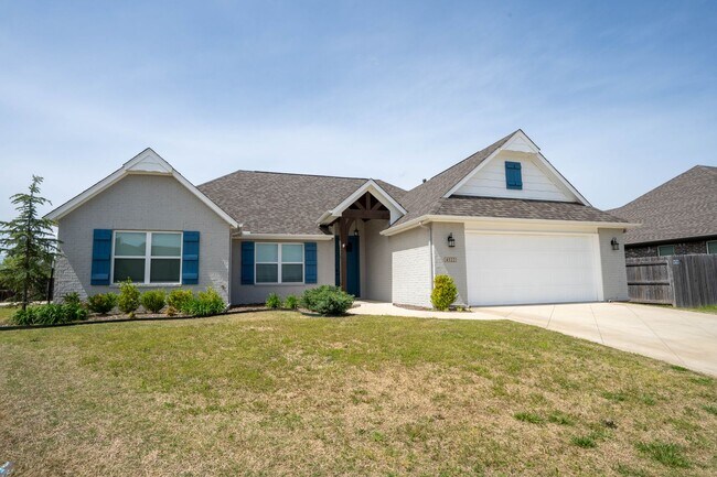 Foto del edificio - Prime Location! New build, 4 bed/ 2 bath!