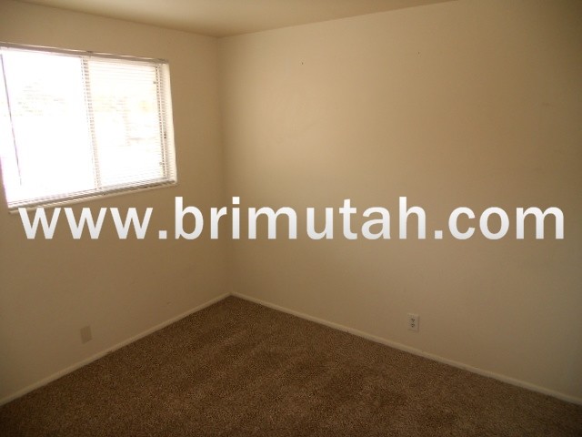 Building Photo - 570 N 200 W