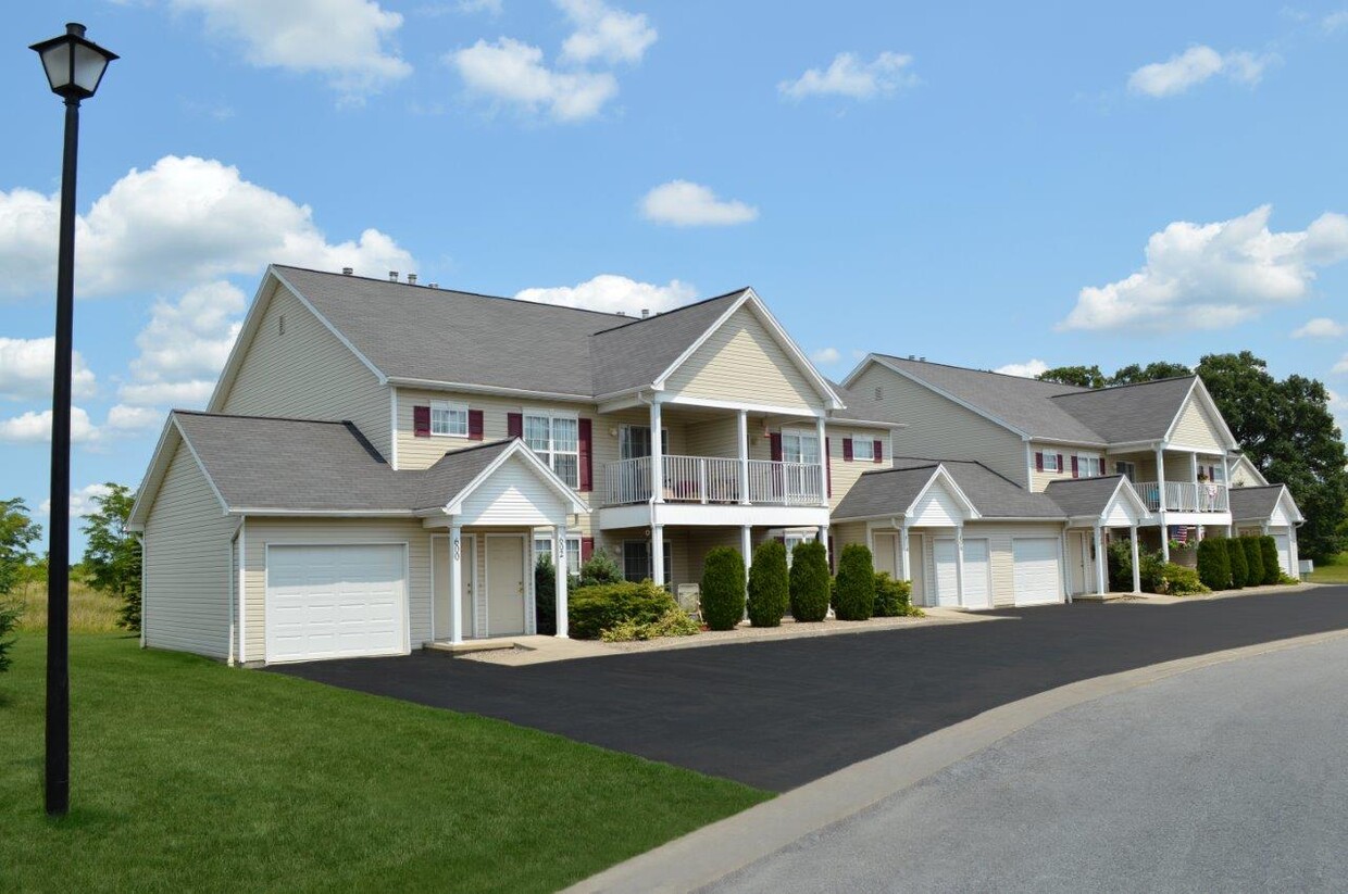 Primary Photo - Avon Commons Apartment Homes