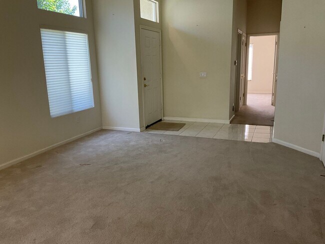 Building Photo - Gorgeous Summerset Duet in Gated 55+ Community