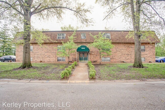 Building Photo - 200 Sunrise Dr