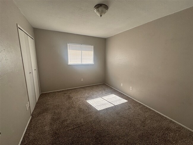 Building Photo - 22739 Millgate Dr