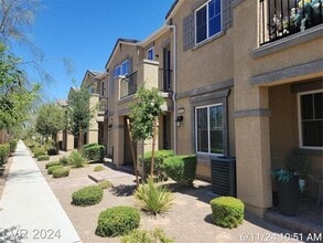 Building Photo - 1301 Raritan Pl