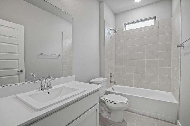 Foto del edificio - 1111 Birchwood Ln