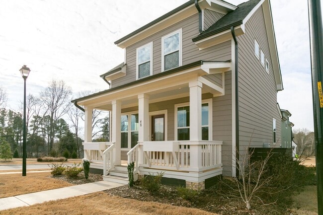 Building Photo - **PENDING APPLICATION updated 8/9** Beauti...