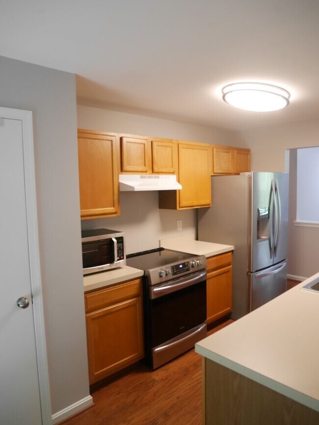 Foto del edificio - Spacious 3-Bedroom Single-Family Home in E...
