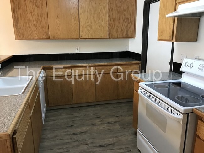 Foto del edificio - 2 Bed, 2 Bath near the Rawhide Stadium!