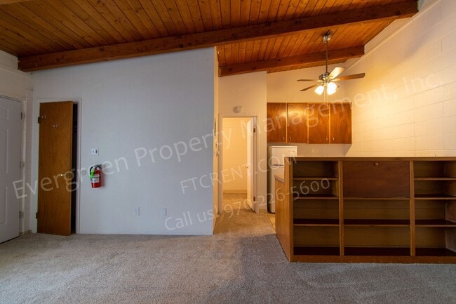 Building Photo - 701 Parker St