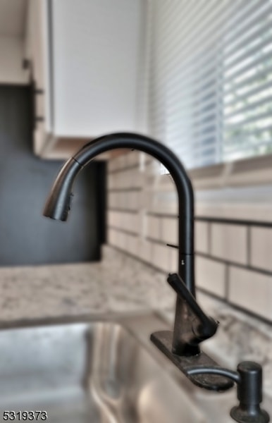 Building Photo - 8 Apple Trail