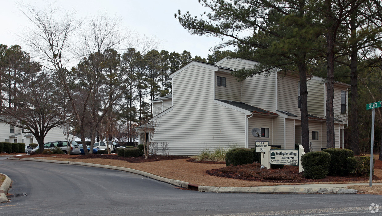 Primary Photo - Southgate Village Apartments