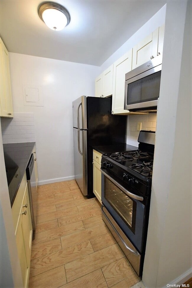 414242 73rd St Unit 4A, Queens, NY 11377 Condo for Rent in Queens