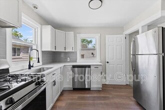 Building Photo - 920 Premont Ave