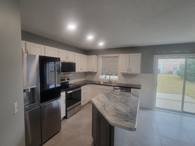 Building Photo - 10443 64th Way NE