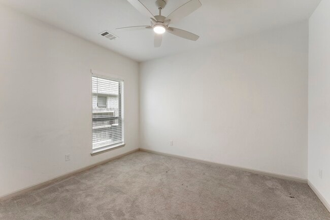 Building Photo - 17192 Wild Robin Ln