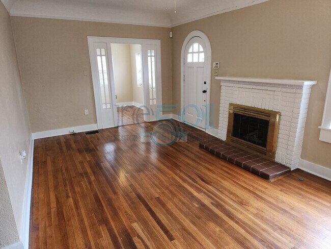 Foto del edificio - Addorable Newly Updated 3 Bedroom 2 Bathroom Hillcrest Cottage Minutes From UAMS!!!