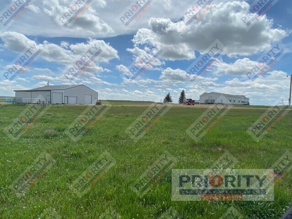 Primary Photo - Home on 5 acres with HUGE shop