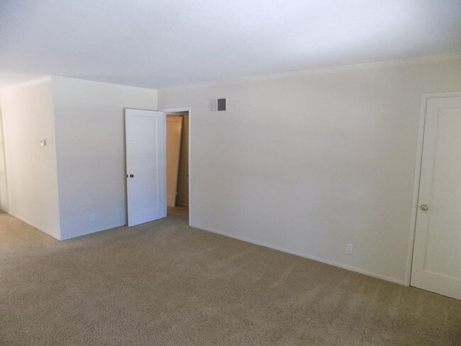 Building Photo - 2198 Bohannon Dr