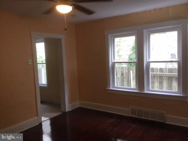 Building Photo - 211 Iron St