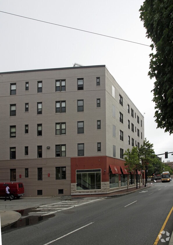 Building Photo - White Hall