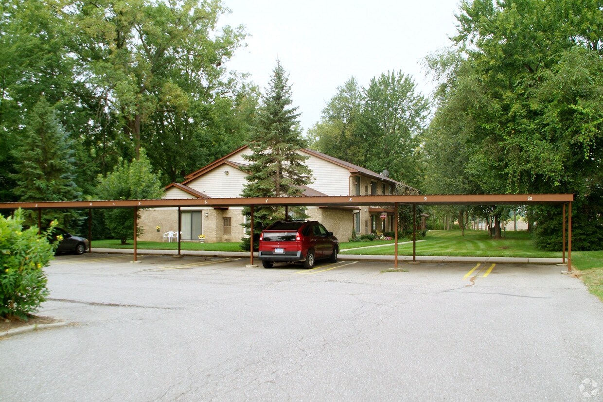 Building Photo - 15083 Fairfield St