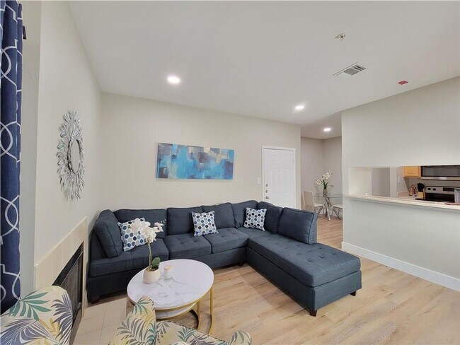 Foto del edificio - Edgecreek Condo for Lease