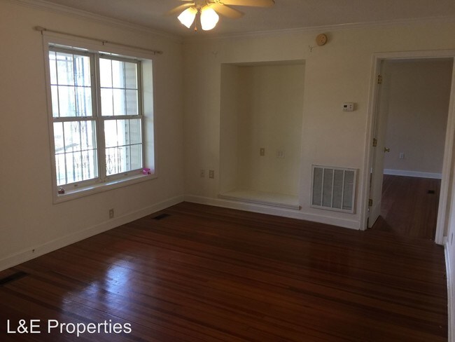 Foto del edificio - 325 Mayflower Ave