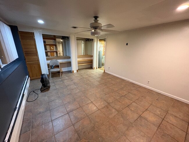 Building Photo - 28 Clearview Dr