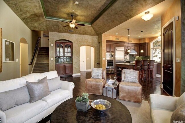 Foto del edificio - Absolutely Stunning Home in Fabulous Pavilions Place Community