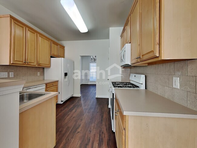 Foto del edificio - 37 Farm Brook Way