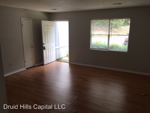 Foto del edificio - 1280 Crystal Lake Rd