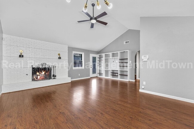 Foto del edificio - 2907 Ashbury Dr