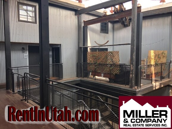 Foto del edificio - Industrial Downtown Living!