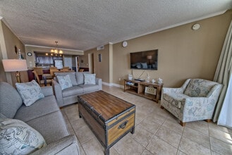 Building Photo - 7205 Thomas Dr