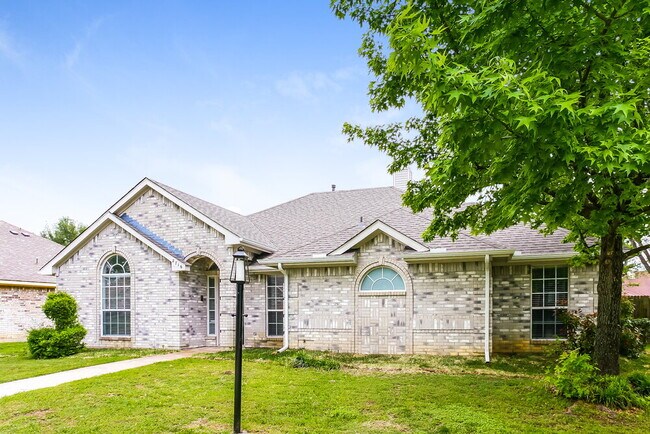 Building Photo - 2716 Wild Grove Ln