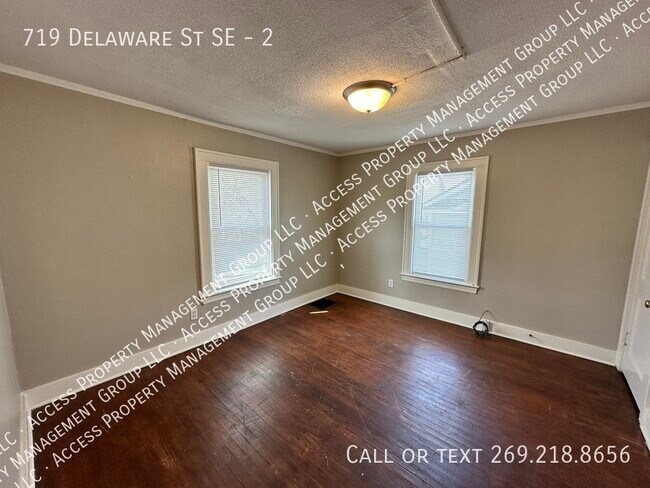 Foto del edificio - 719 Delaware St SE