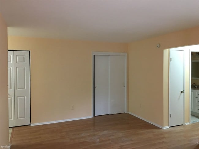 Building Photo - 1511 Green Hollow Dr