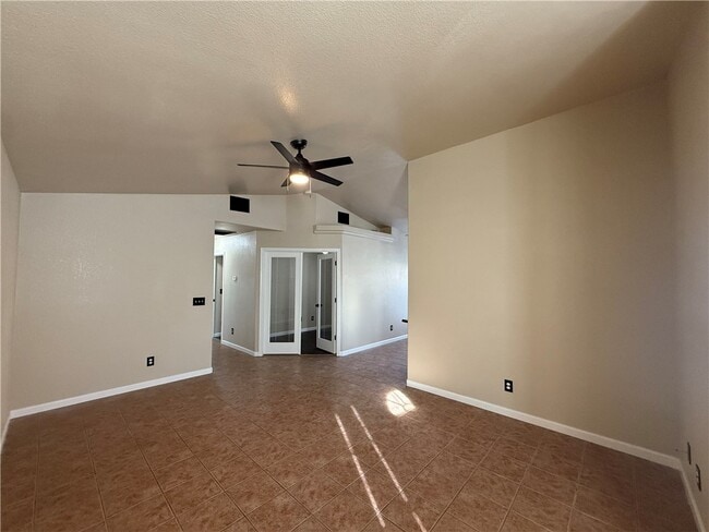 Building Photo - 2485 Armour Ave