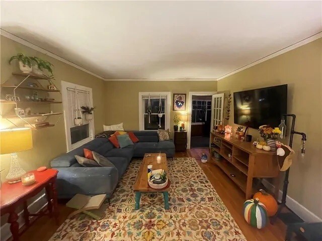 Living room - 179 Culver Rd