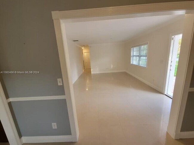 Building Photo - 9241 Nautilus Dr