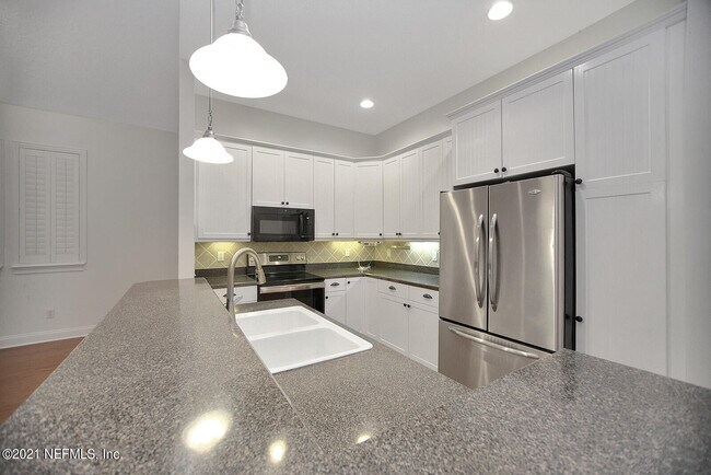 Foto del edificio - 121 Island Cottage Way