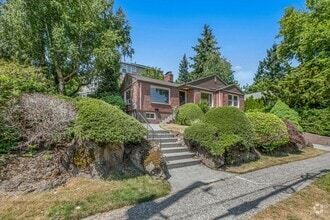 Building Photo - 5703 39th Ave NE